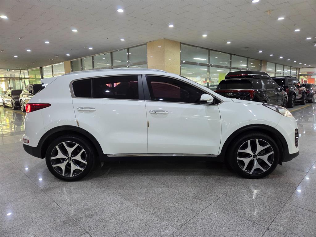 KIA Sportage - Vista 5