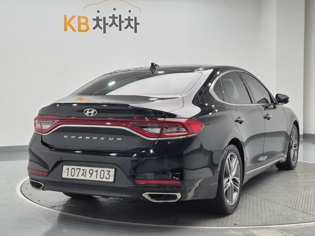 HYUNDAI Grandeur - Vista 3