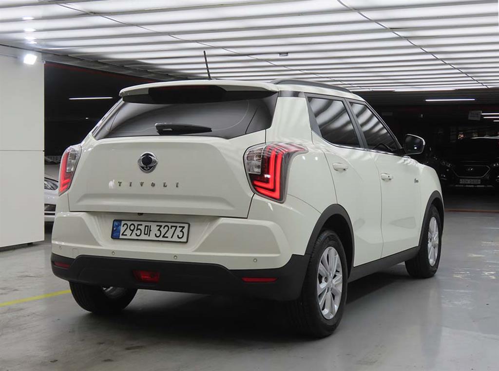 Ssangyong Tivoli - Vista 4
