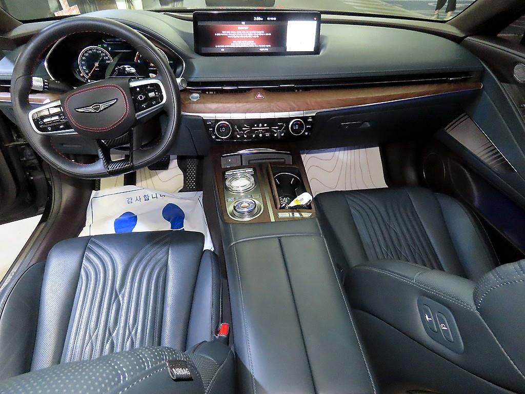 Genesis G80 - Vista 10