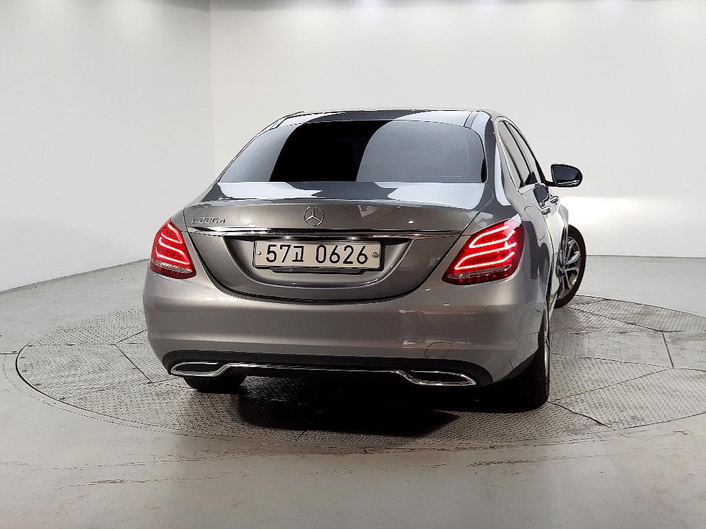 Mercedes Benz C Class - Vista 3