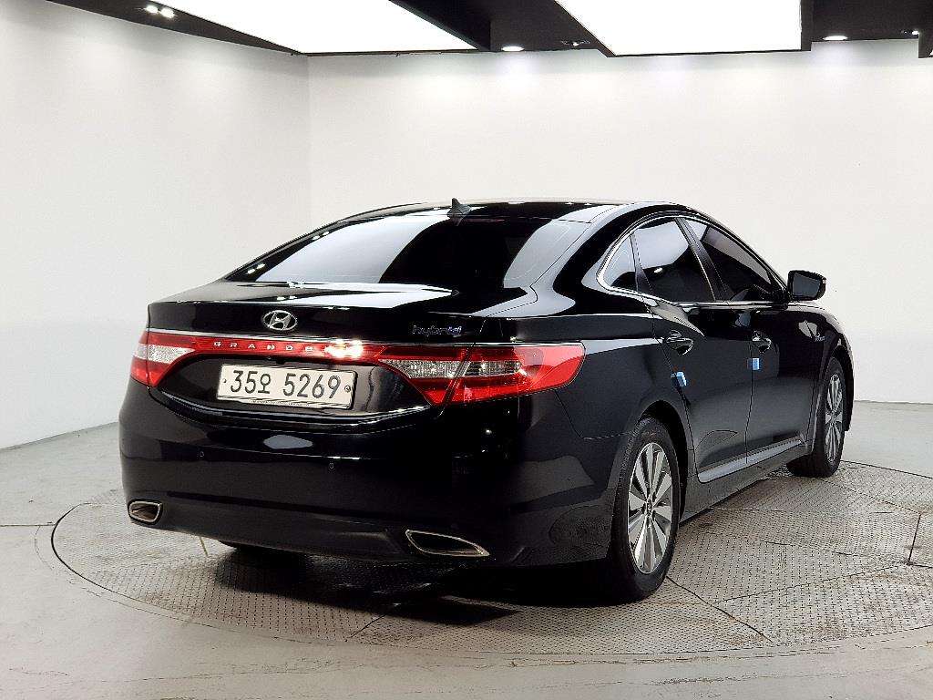 HYUNDAI Grandeur - Vista 4
