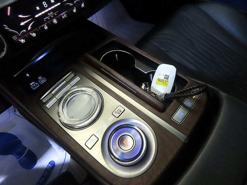 Genesis G80 - Vista 12