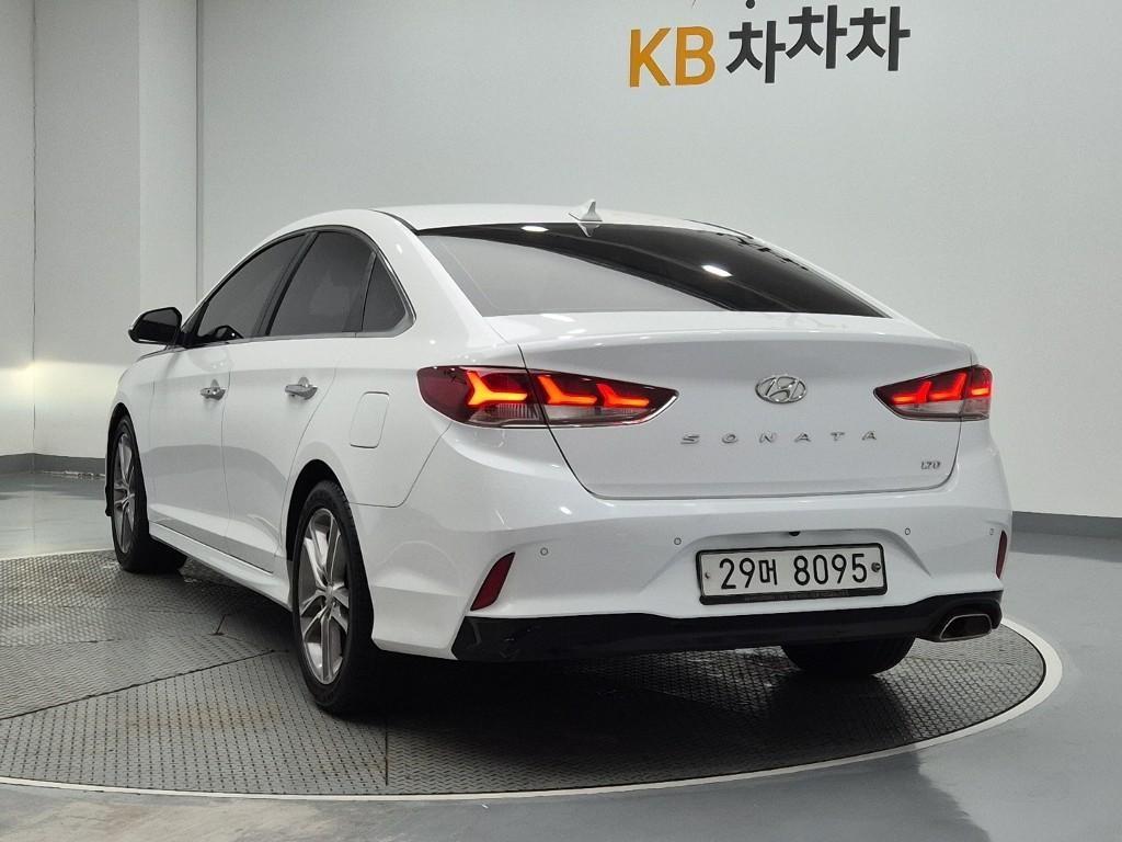 HYUNDAI Sonata - Vista 2