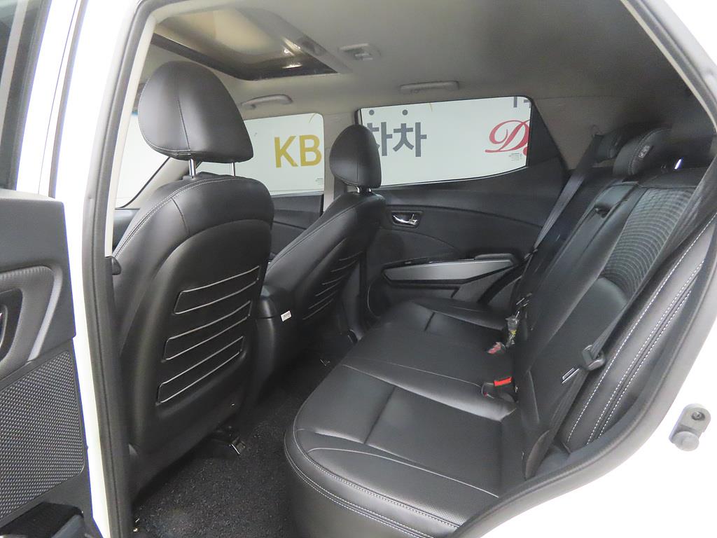 Ssangyong Tivoli - Vista 6