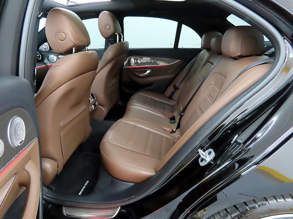 Mercedes Benz E class - Vista 6