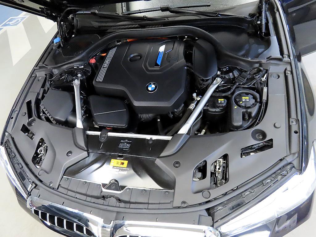 BMW 5 Series 2021 Negro - Importación desde Corea - HF Imports Iquique - Foto 19