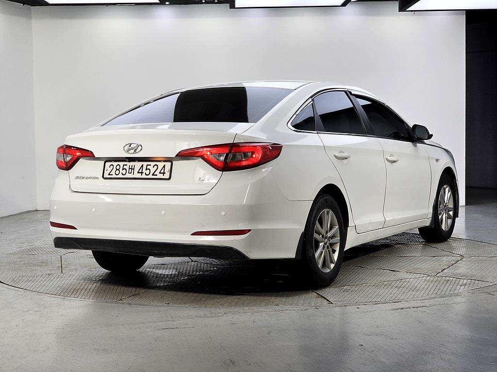 HYUNDAI Sonata - Vista 4