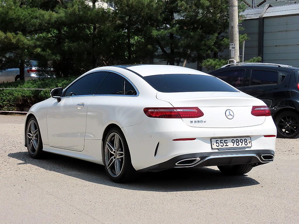 Mercedes Benz E class - Vista 3