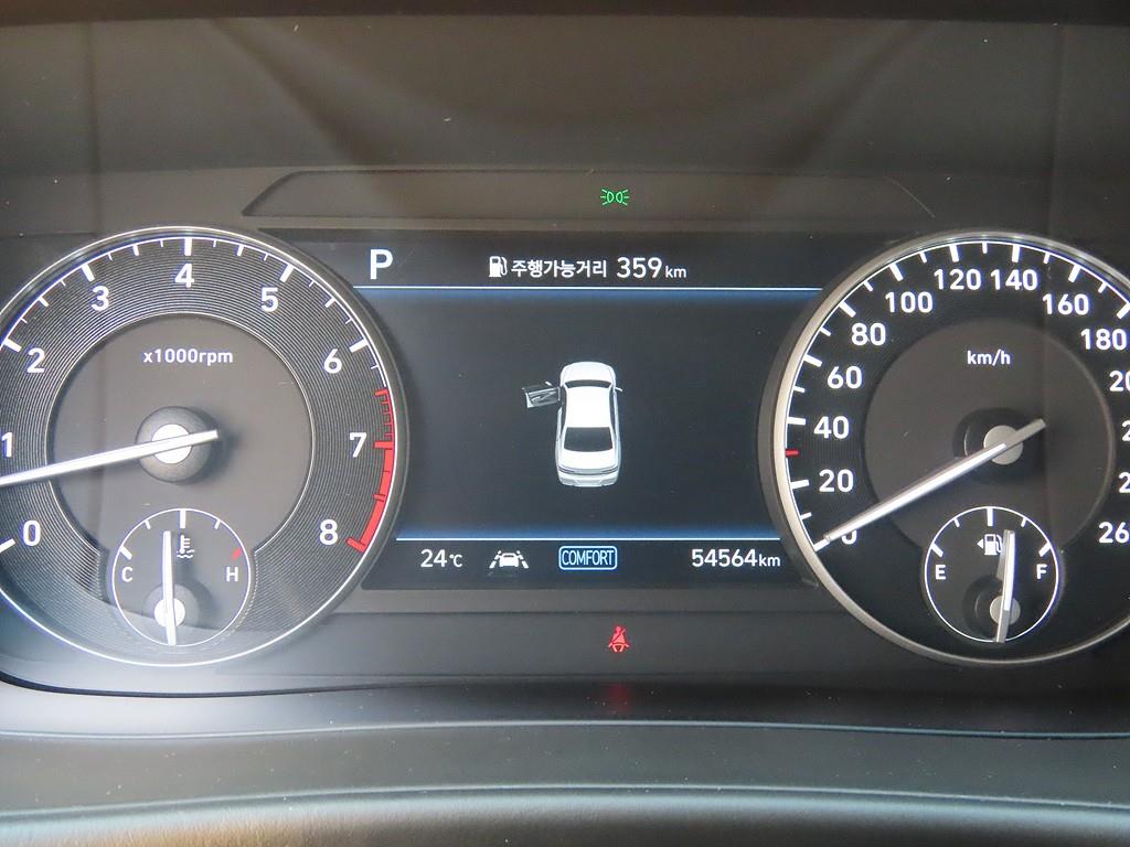 Genesis G90 - Vista 10
