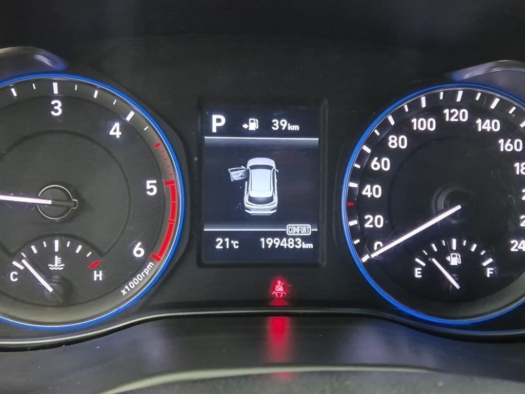 HYUNDAI Kona - Vista 6