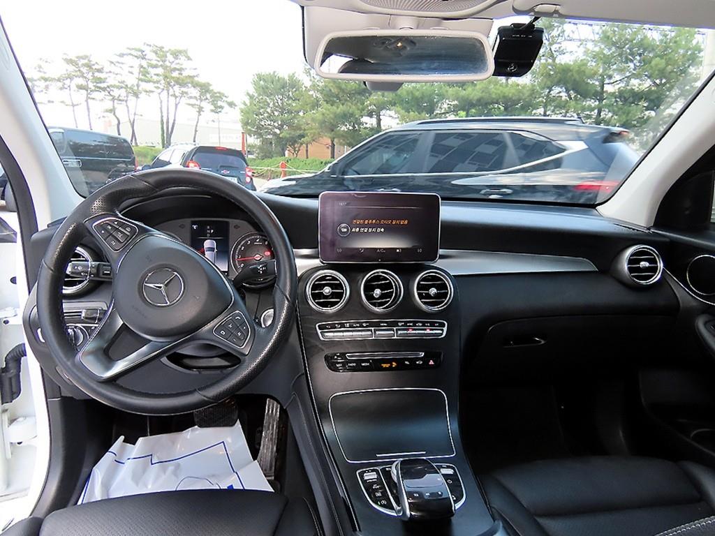 Mercedes Benz GLC Class - Vista 7