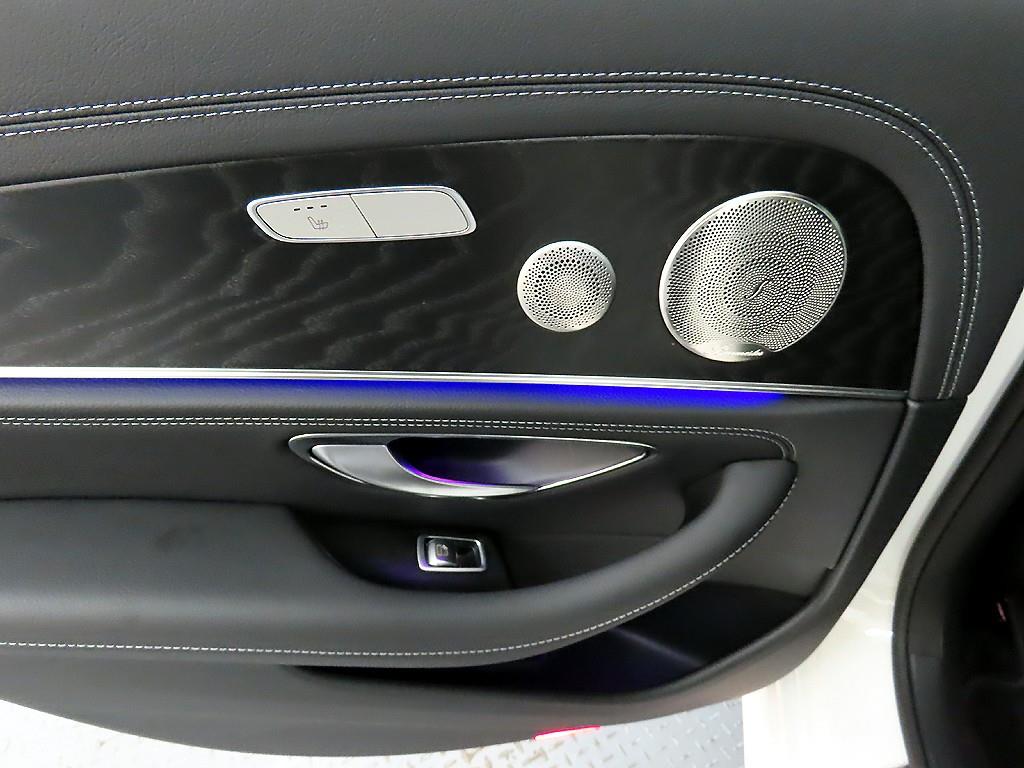 Mercedes Benz E class - Vista 12
