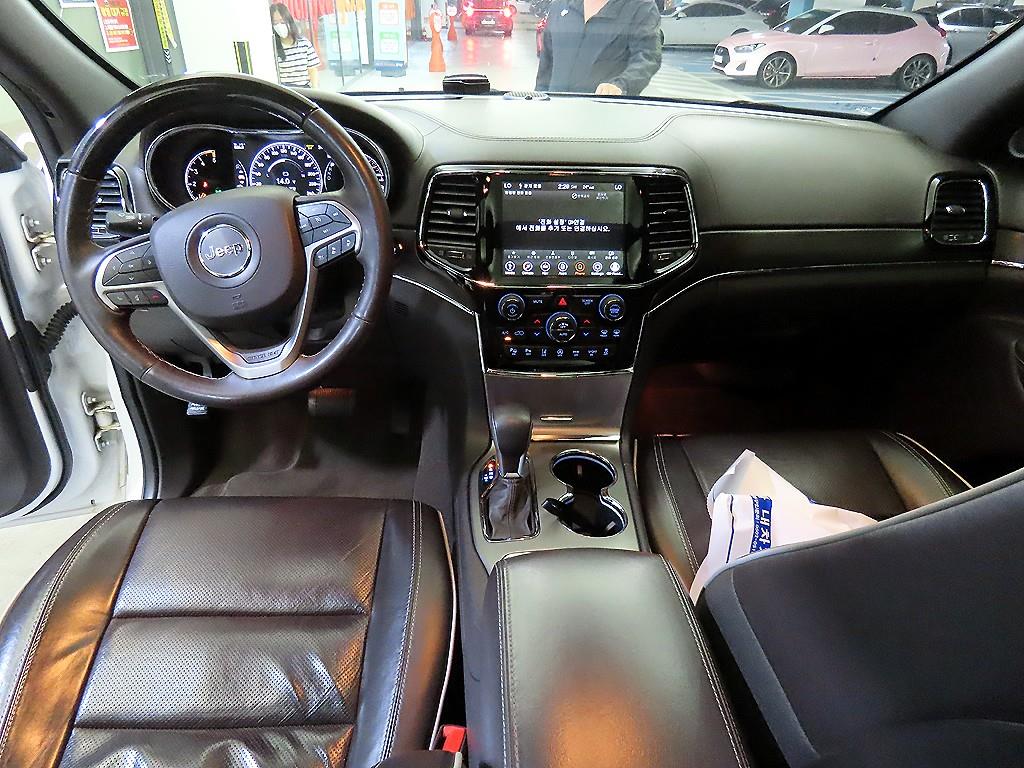Jeep Cherokee - Vista 11