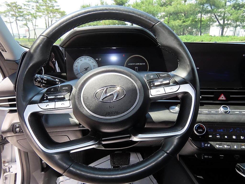 HYUNDAI Avante - Vista 8
