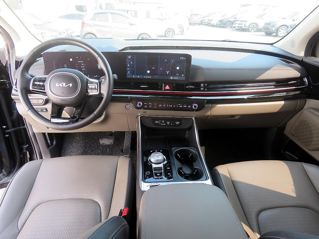 KIA Carnival - Vista 9