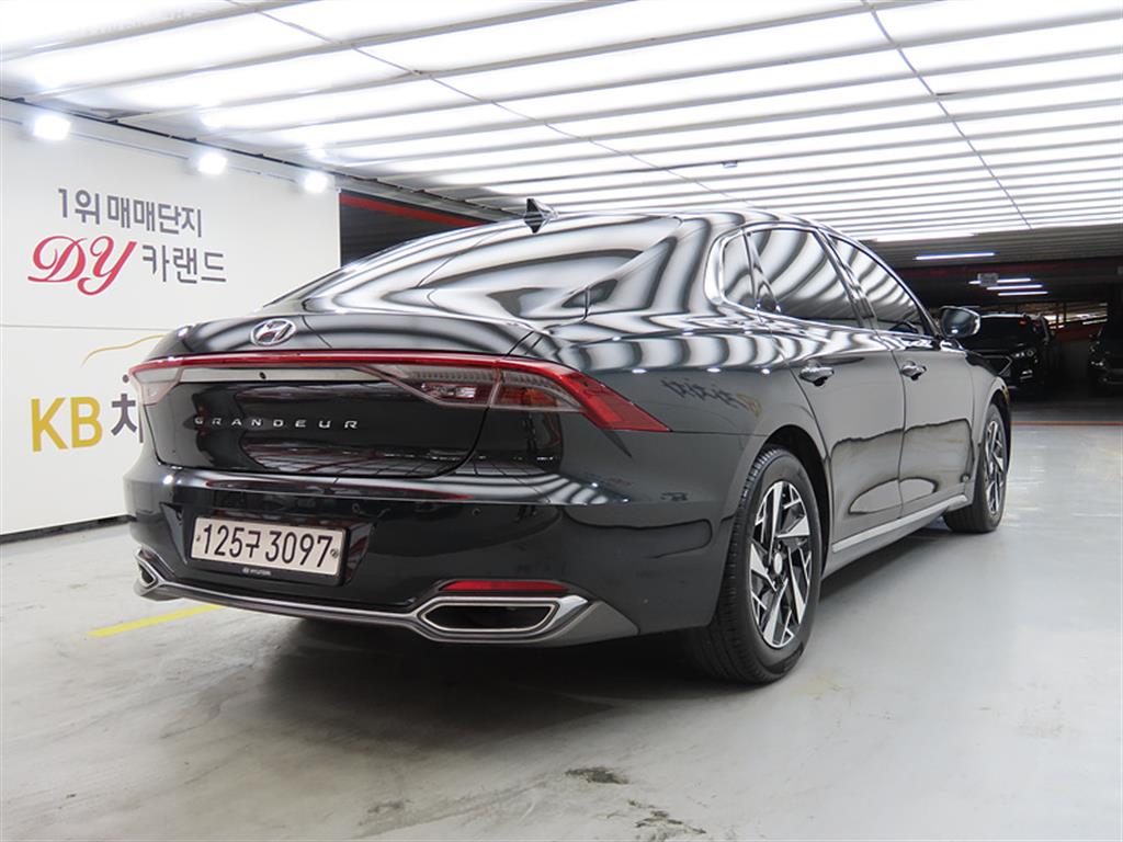 HYUNDAI Grandeur - Vista 4