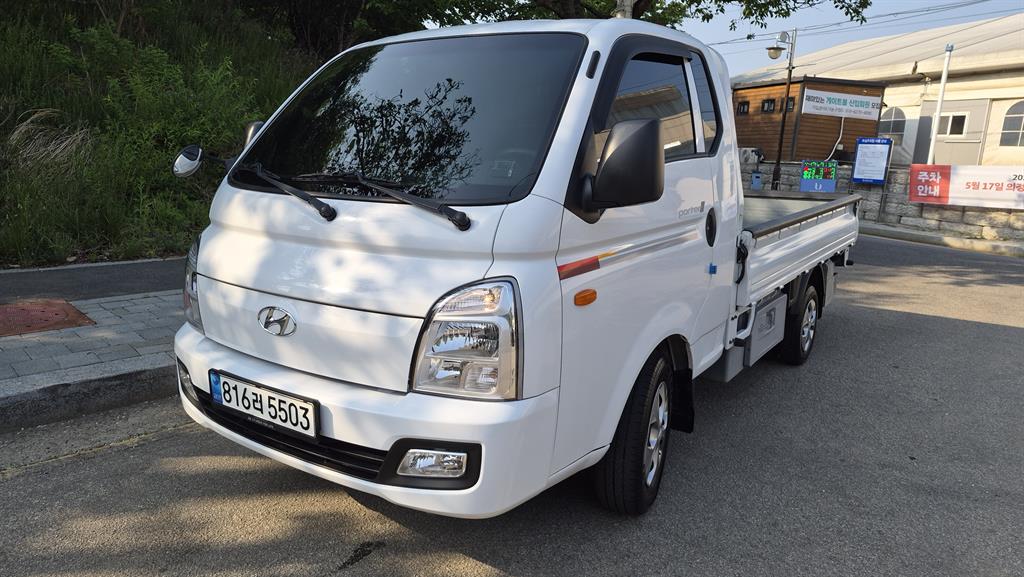Small Truck Cargo (small) 2023 Blanco - Importación desde Corea - HF Imports Iquique - Foto 1