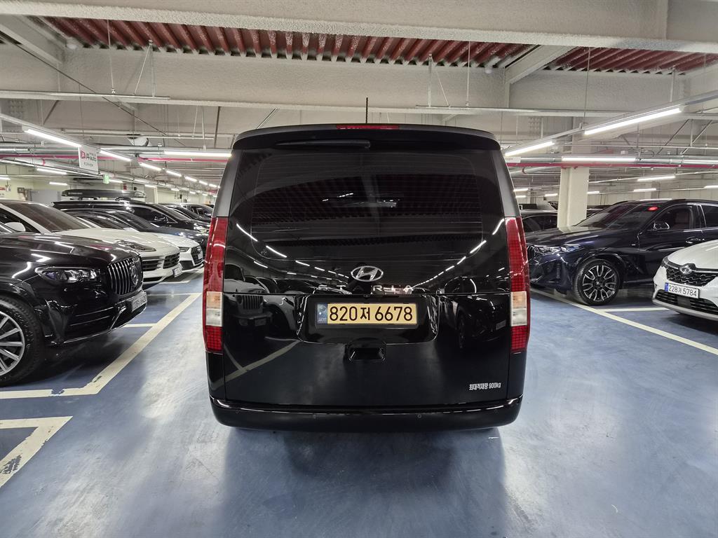 HYUNDAI Staria - Vista 5