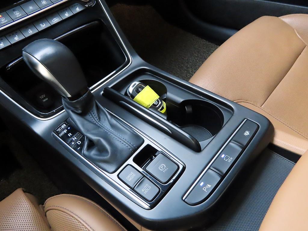 HYUNDAI Grandeur - Vista 10