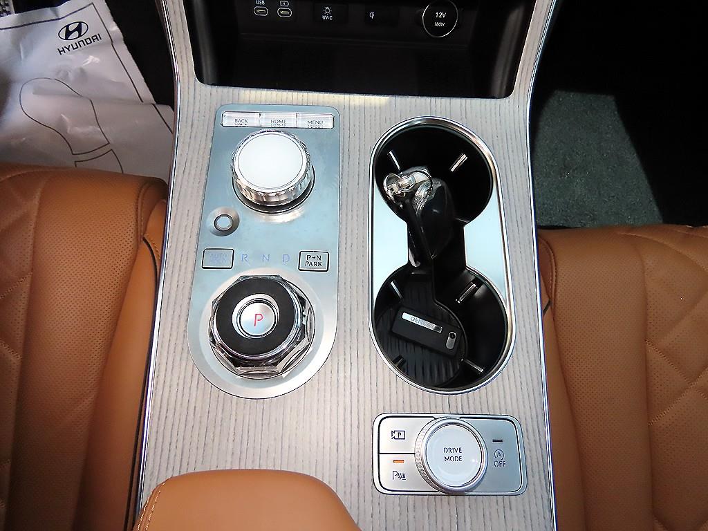 Genesis GV80 - Vista 11