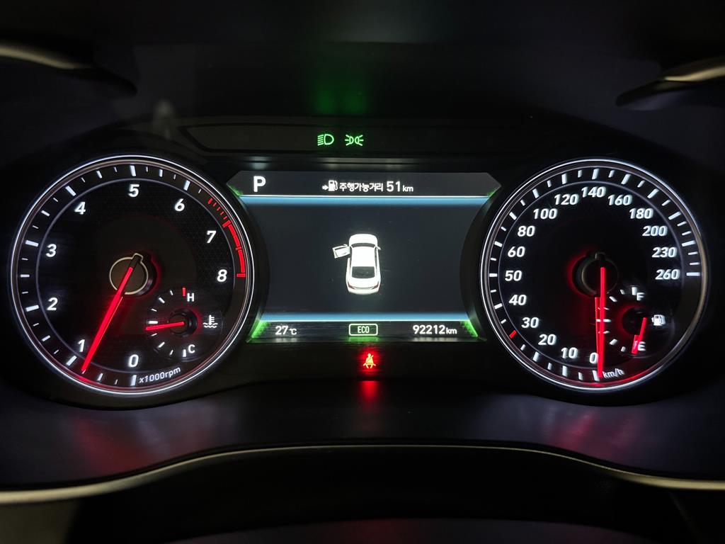 Genesis G70 - Vista 9