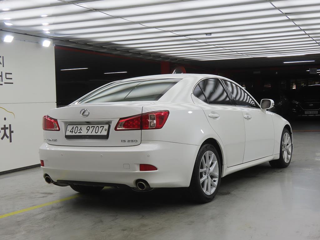 Lexus IS - Vista 4