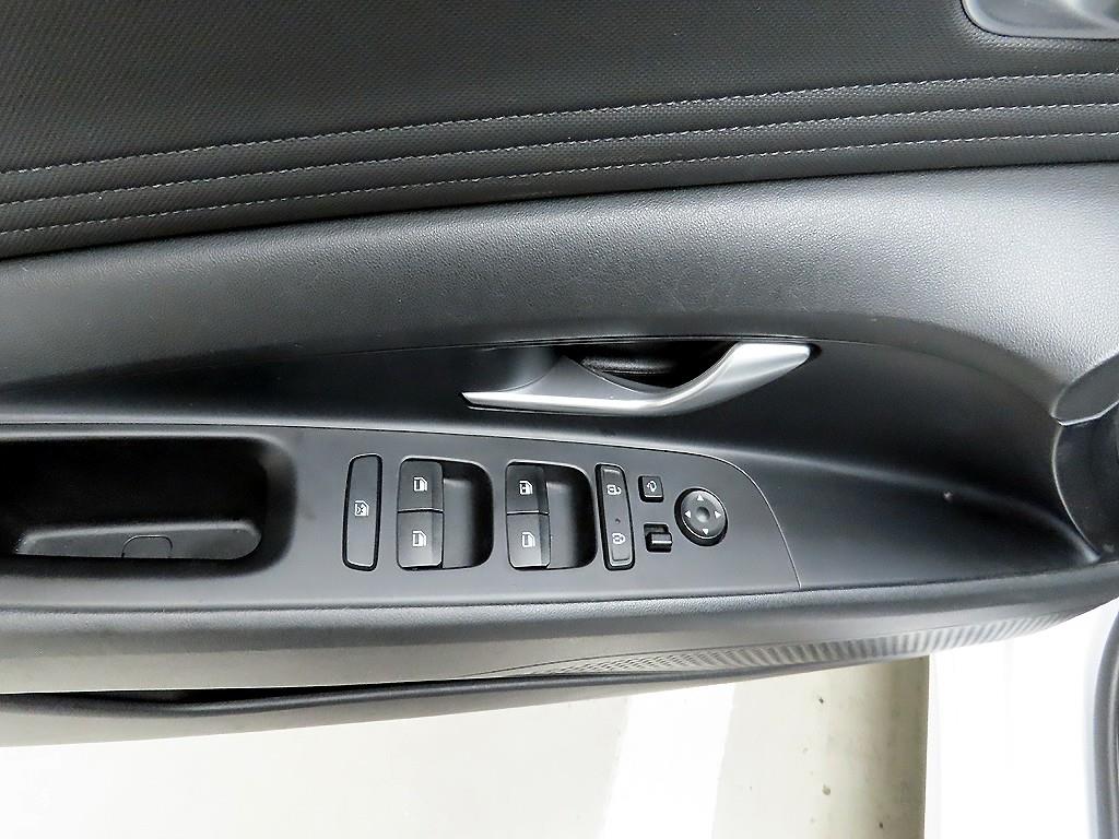 HYUNDAI Avante - Vista 11