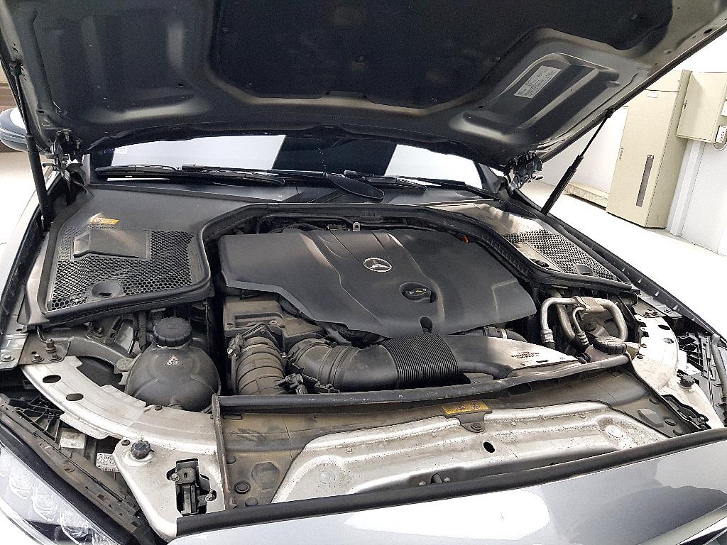 Mercedes Benz C Class - Vista 6