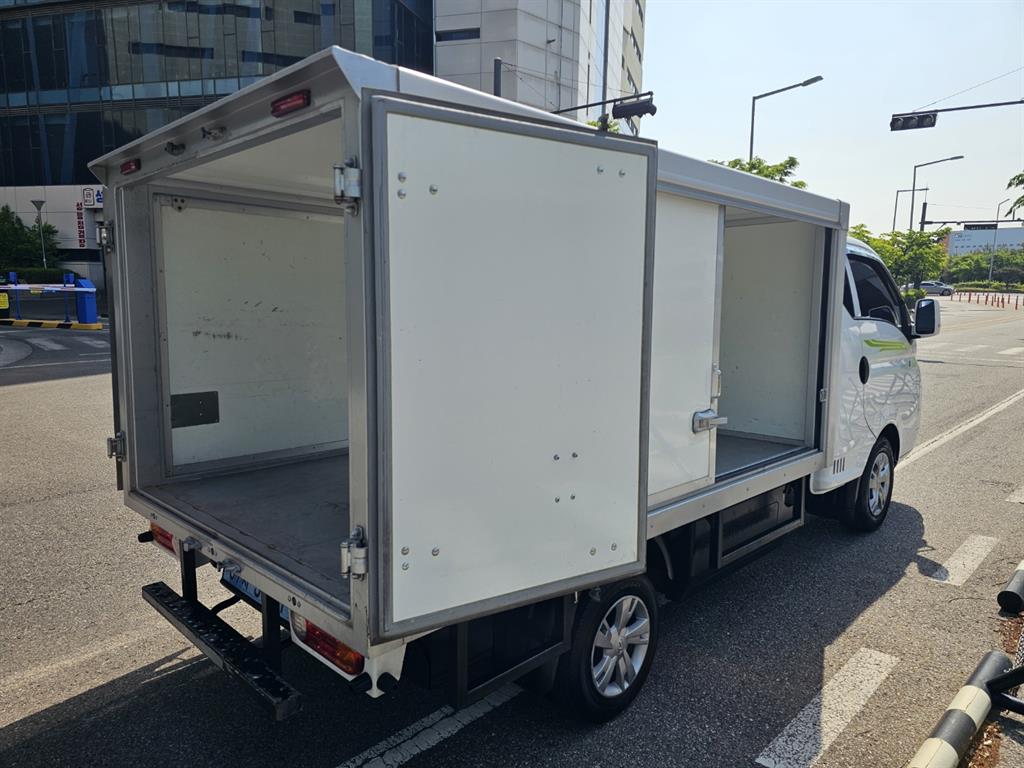 Small Truck Normal Box(Low Deck) - Vista 6