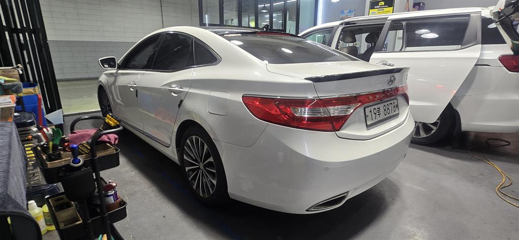 HYUNDAI Grandeur - Vista 2