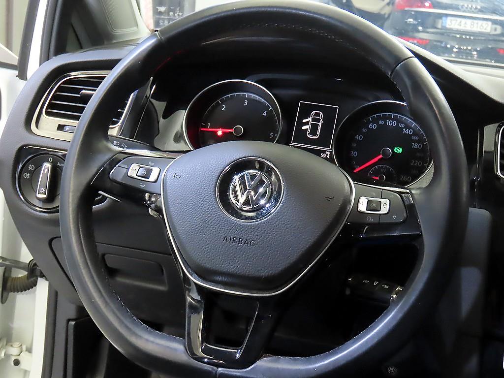 Volkswagen Golf - Vista 8