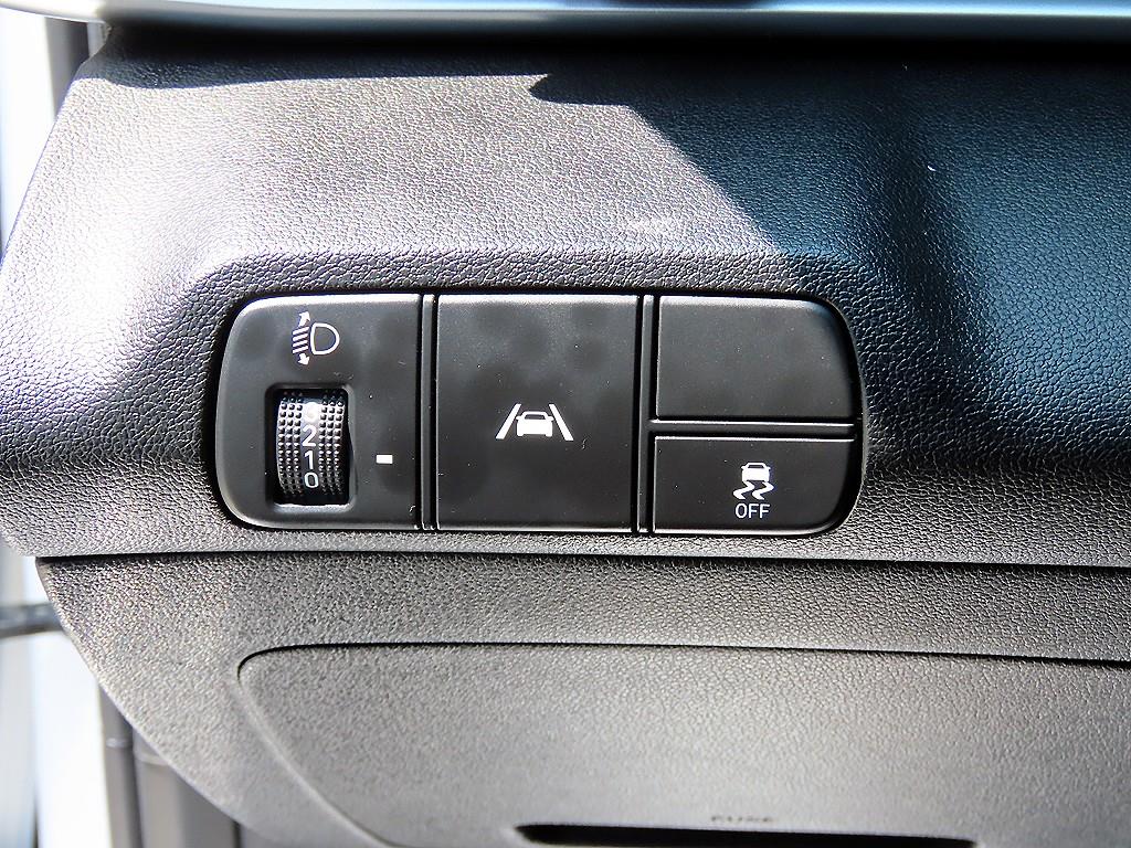 HYUNDAI Avante - Vista 12