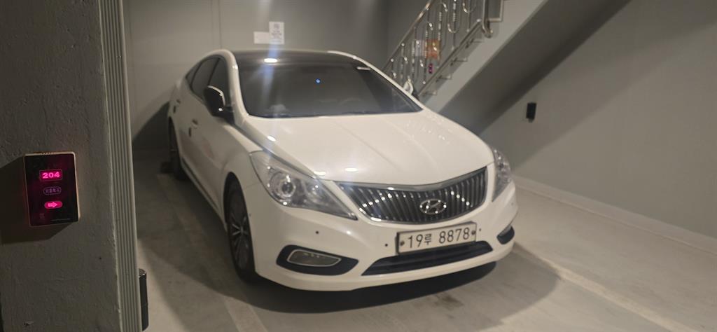 HYUNDAI Grandeur - Vista 9