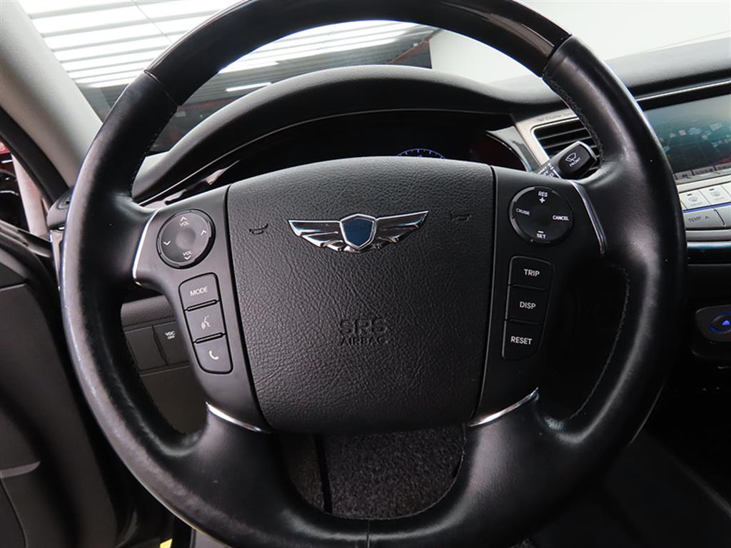 HYUNDAI Genesis - Vista 8