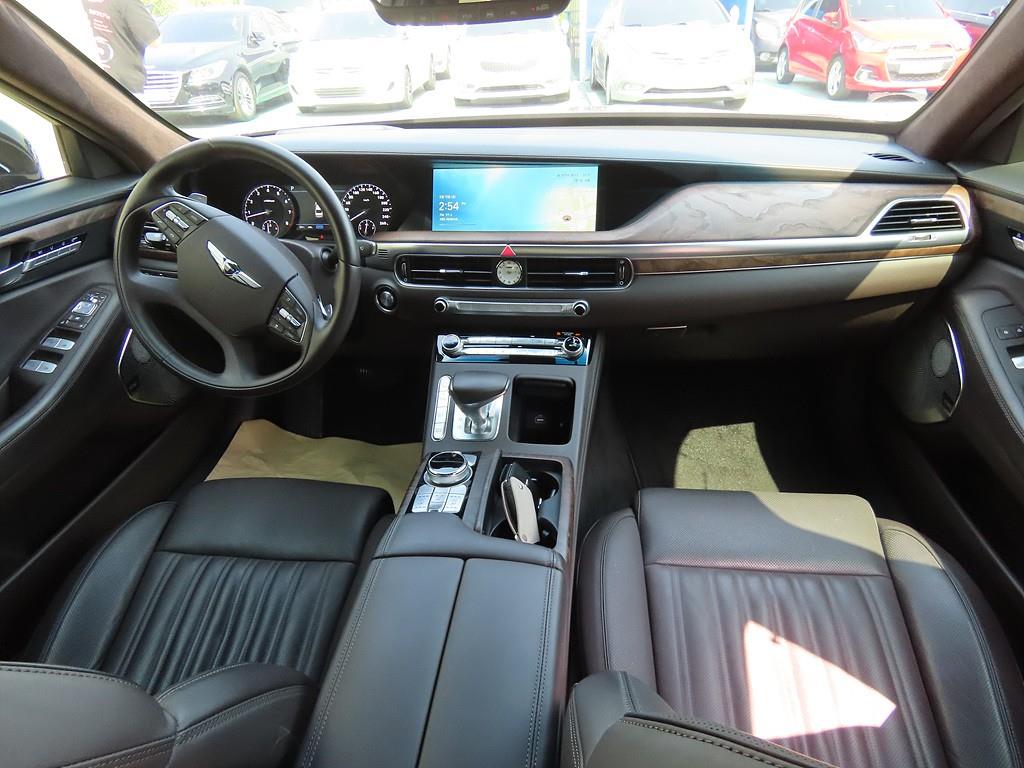 Genesis G90 - Vista 5
