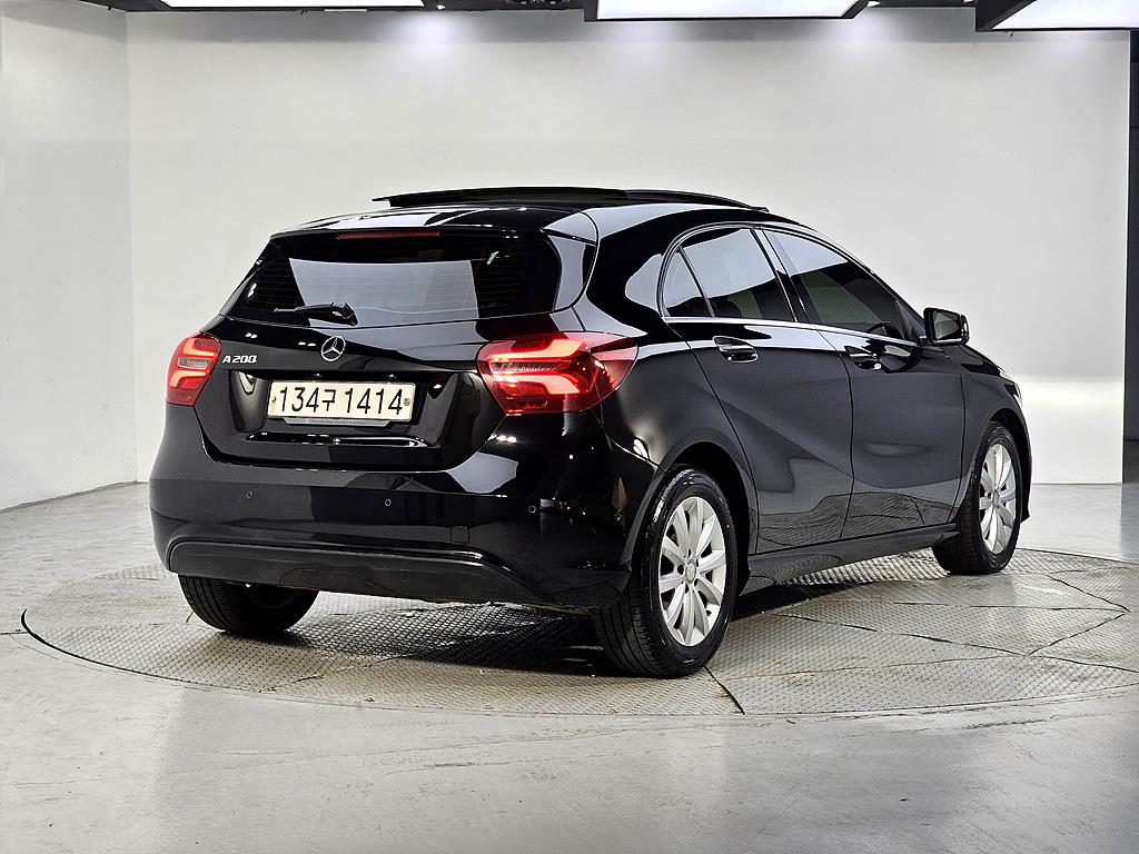 Mercedes Benz A Class - Vista 4