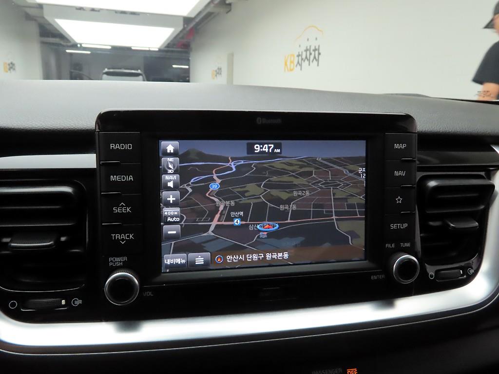 KIA Stonic - Vista 8