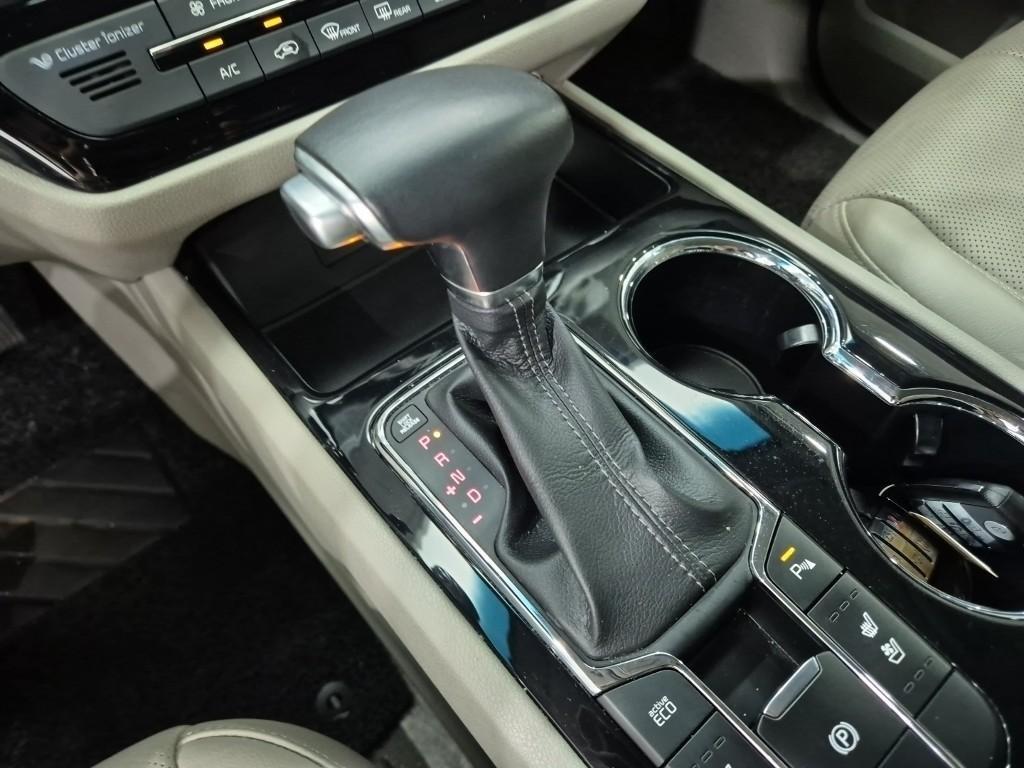 KIA Carnival - Vista 10