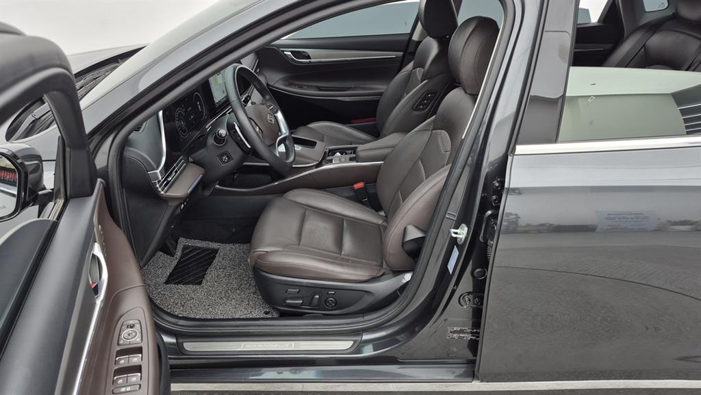 HYUNDAI Grandeur - Vista 5