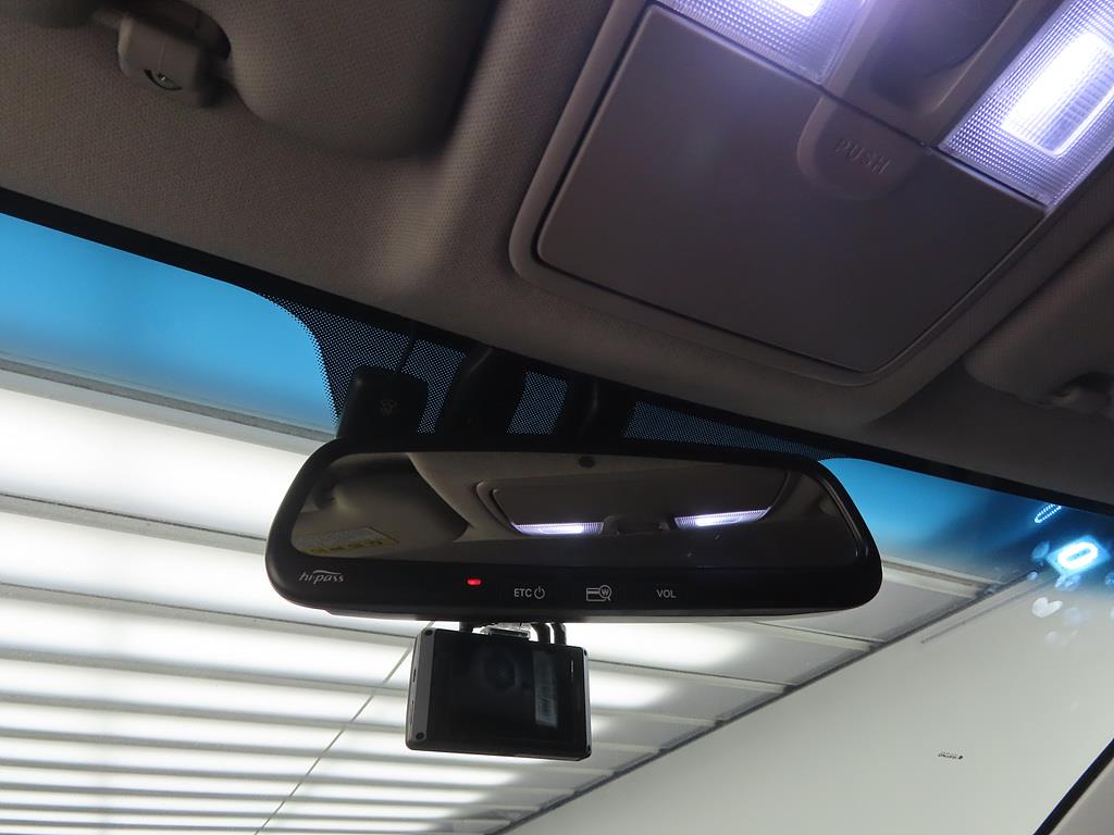 HYUNDAI Avante - Vista 12
