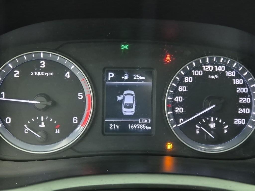 HYUNDAI Sonata - Vista 6