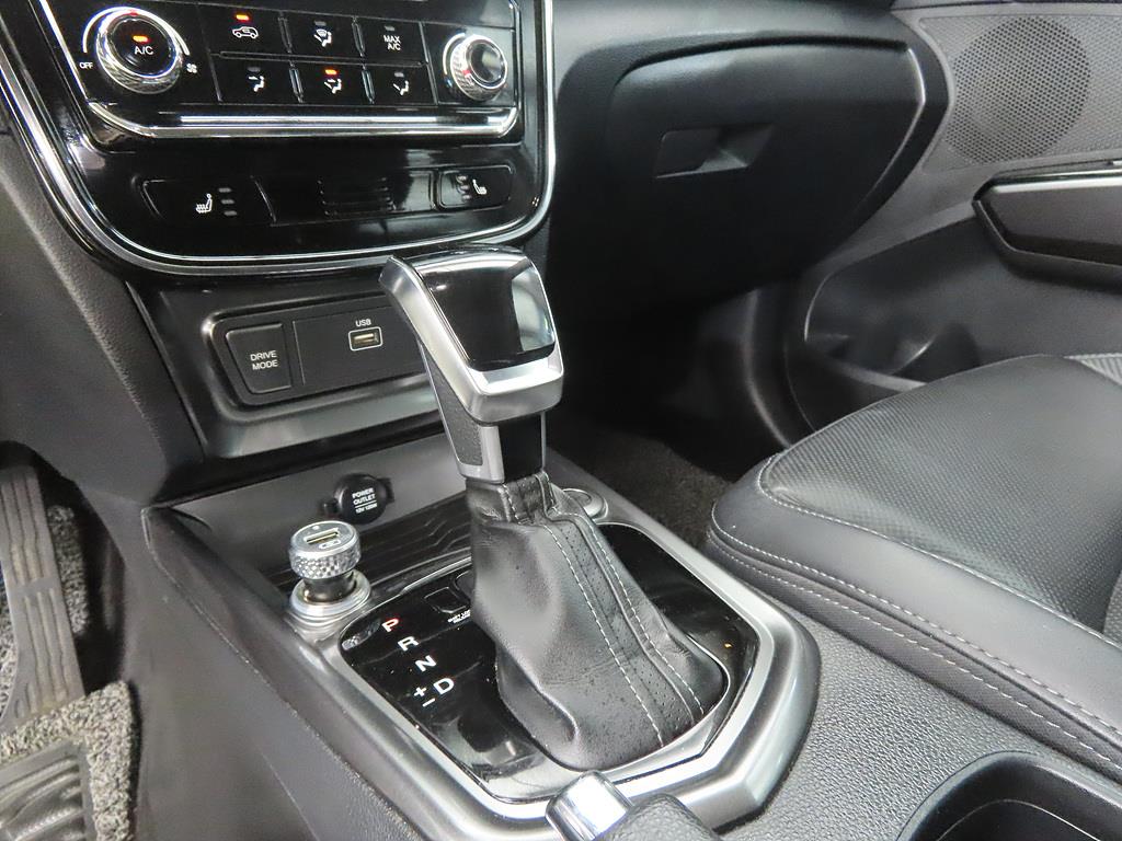 Ssangyong Tivoli - Vista 12