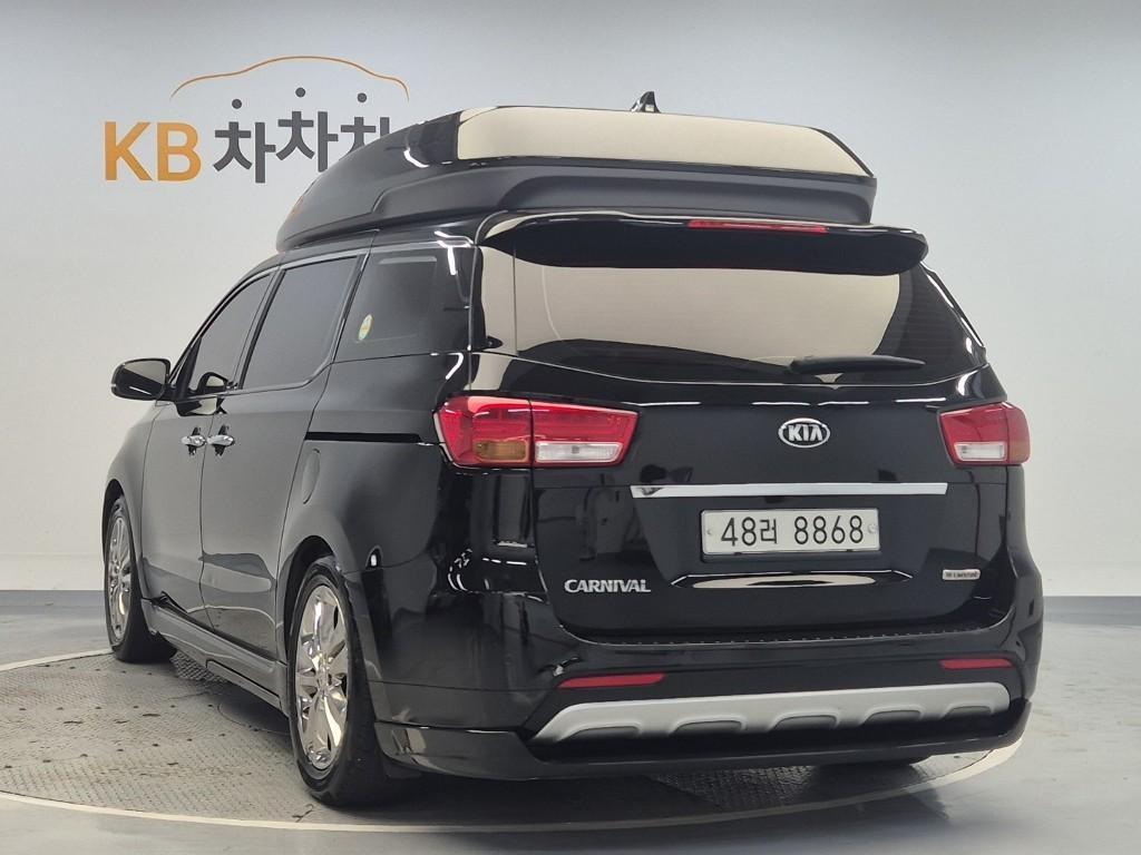 KIA Carnival - Vista 2