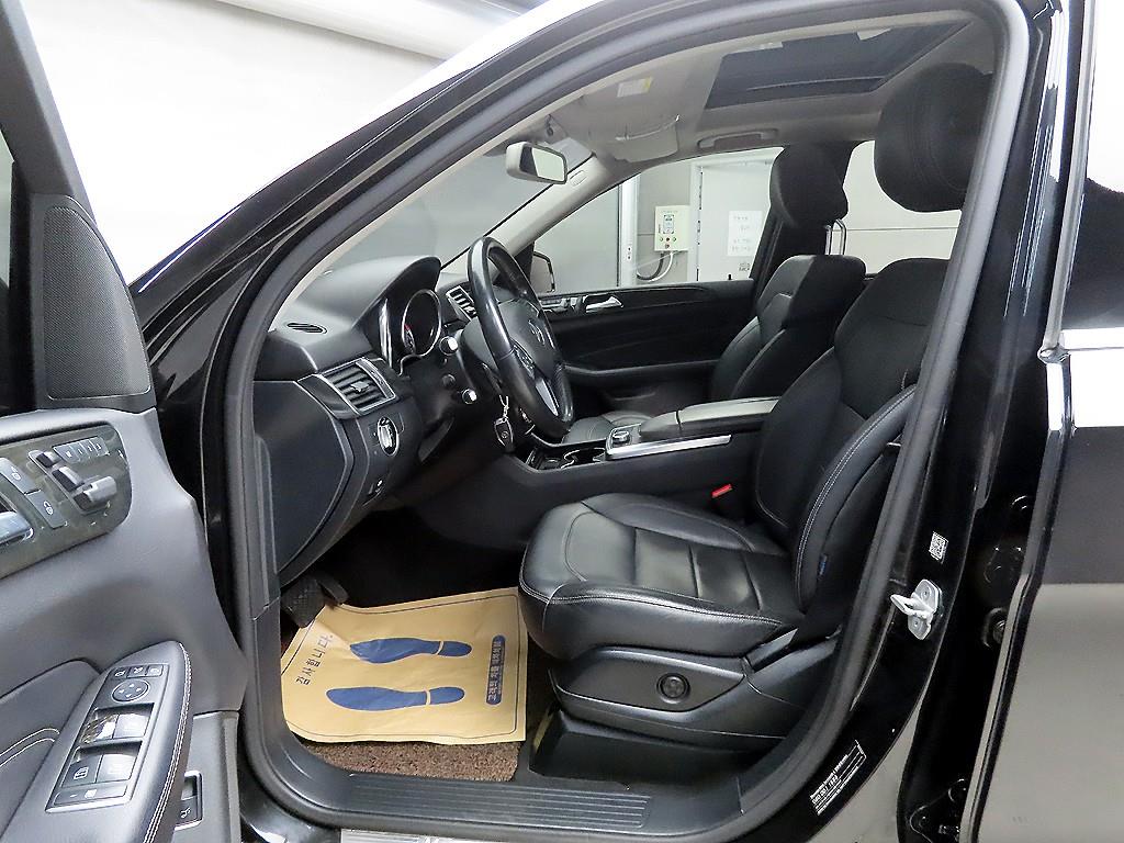 Mercedes Benz M Class - Vista 5