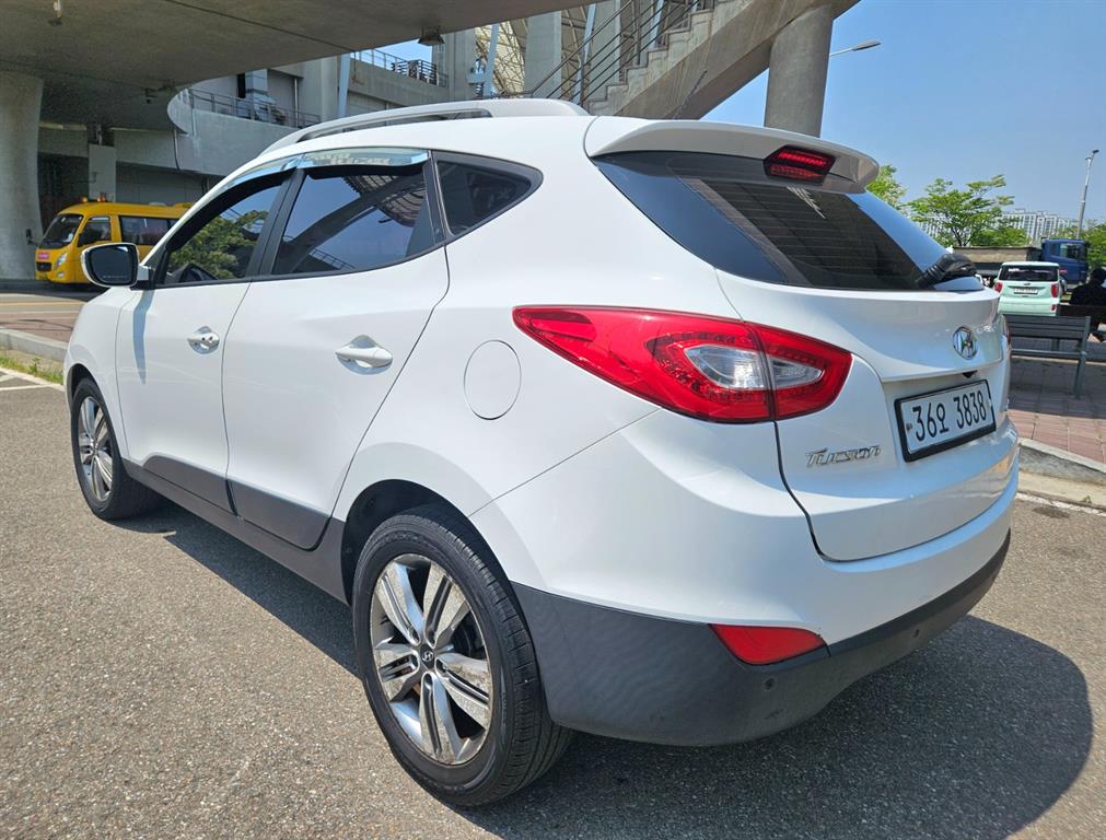 HYUNDAI Tucson - Vista 5