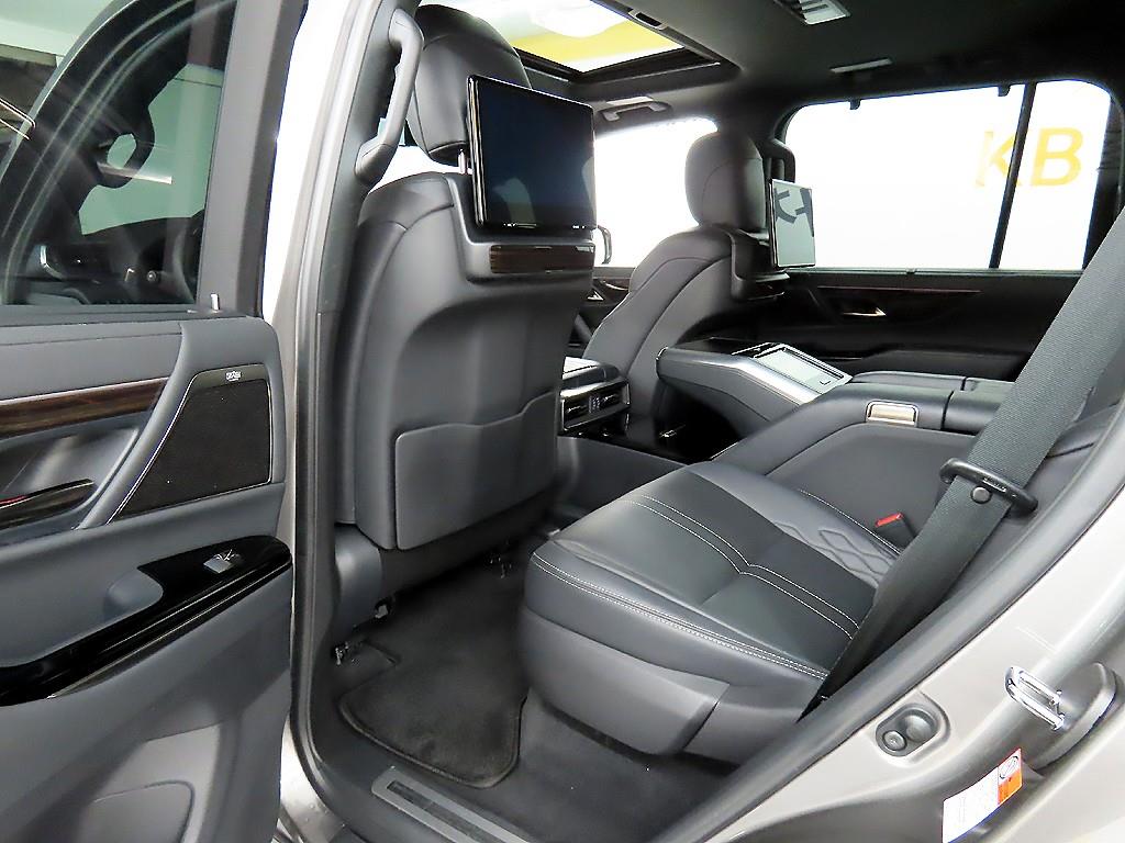 Lexus LX - Vista 6