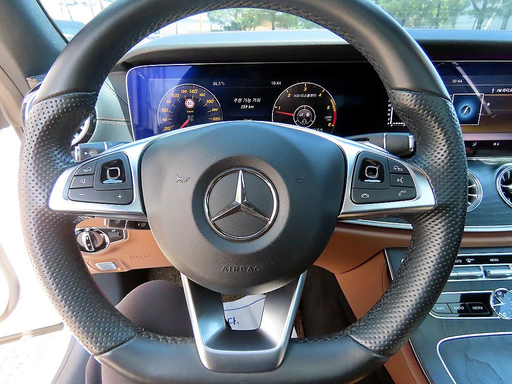 Mercedes Benz E class - Vista 8