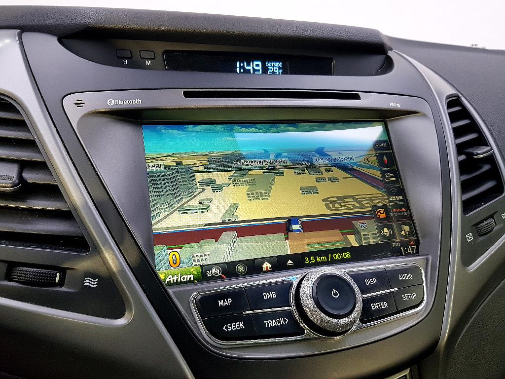 HYUNDAI Avante - Vista 12