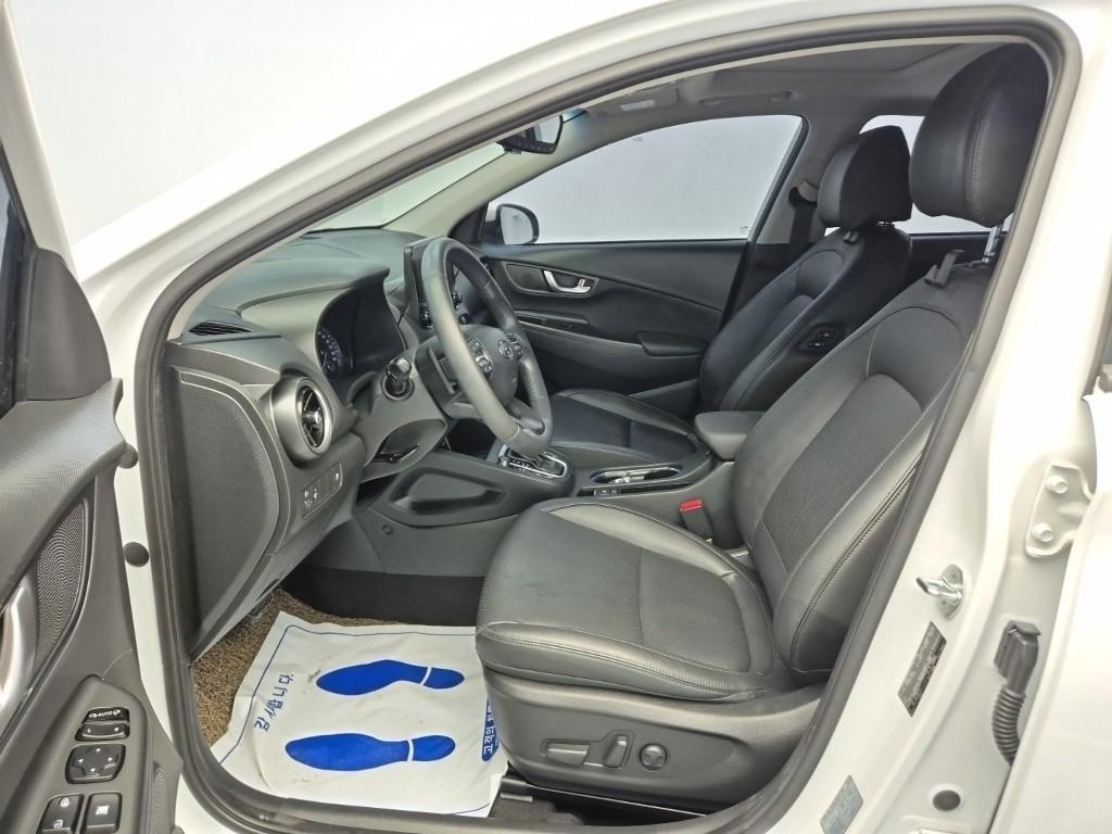 HYUNDAI Kona - Vista 11